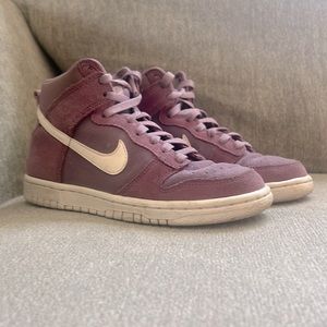 Girls purple size 3.5 Nike